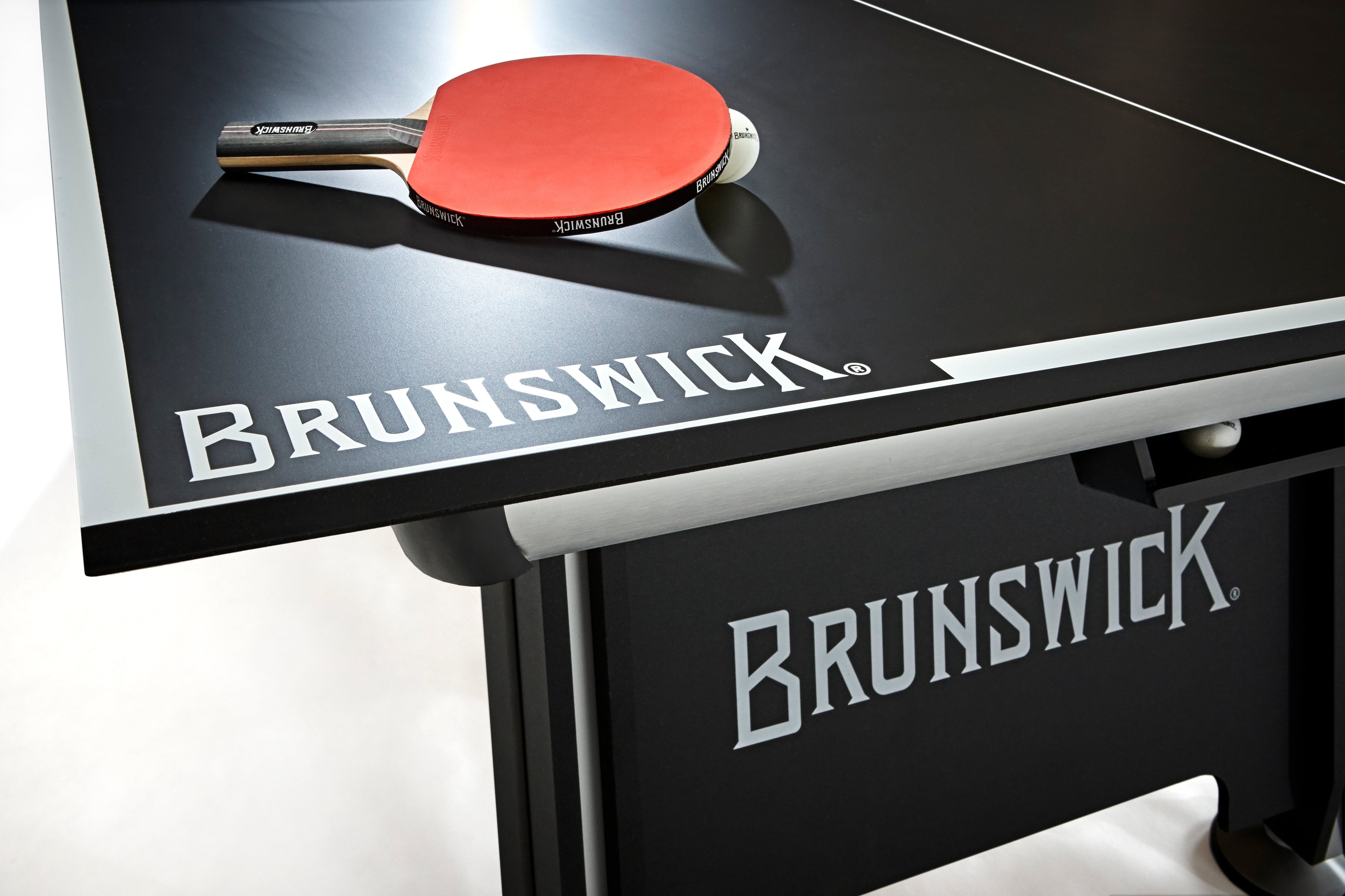 Brunswick Billiards WIND CHILL Hockey Table