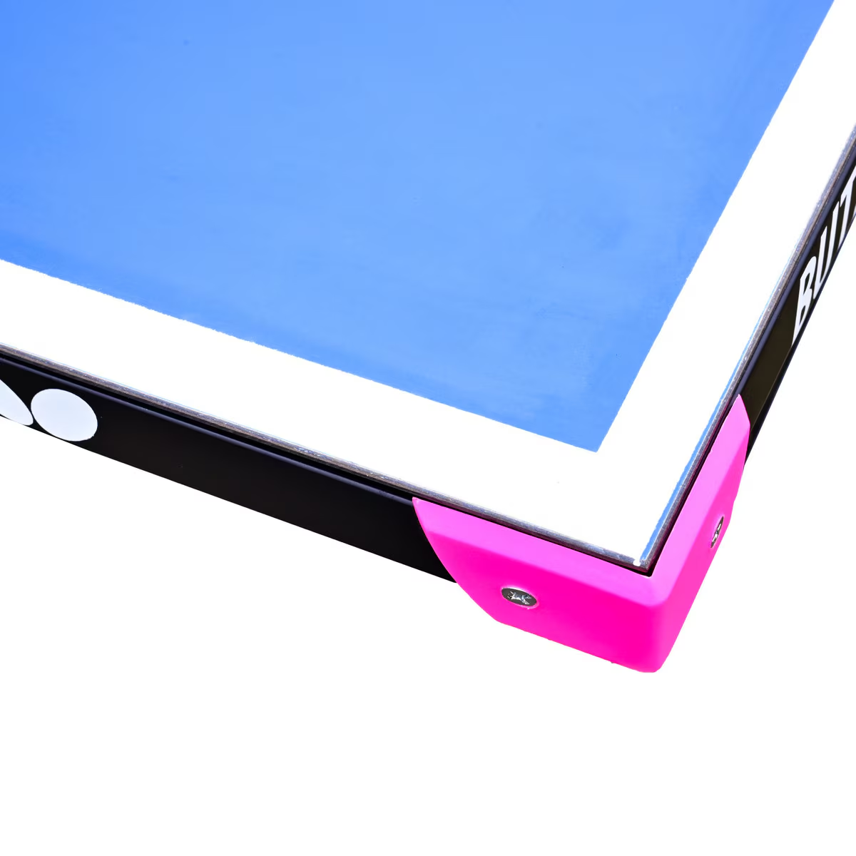 Corner of the ping pong table with pink details